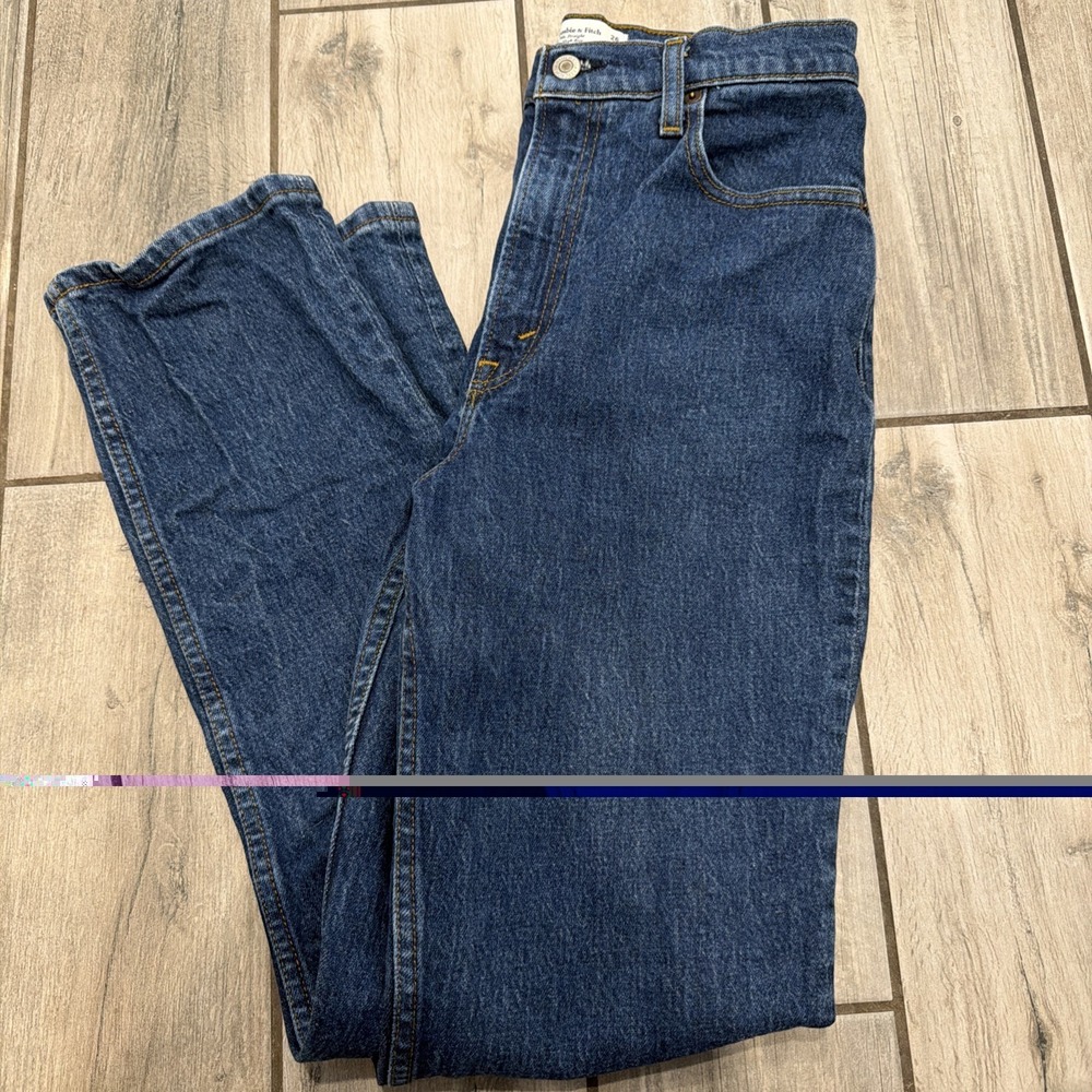 Abercrombie & Fitch 90s Ultra HighRise Straight Medium Wash Women's 26 2R Curve